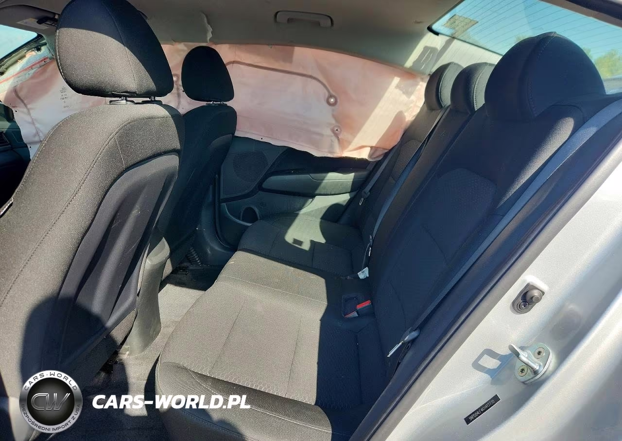 2019 Hyundai Elantra Sel VIN:5NPD84LF4KH412770 - 10
