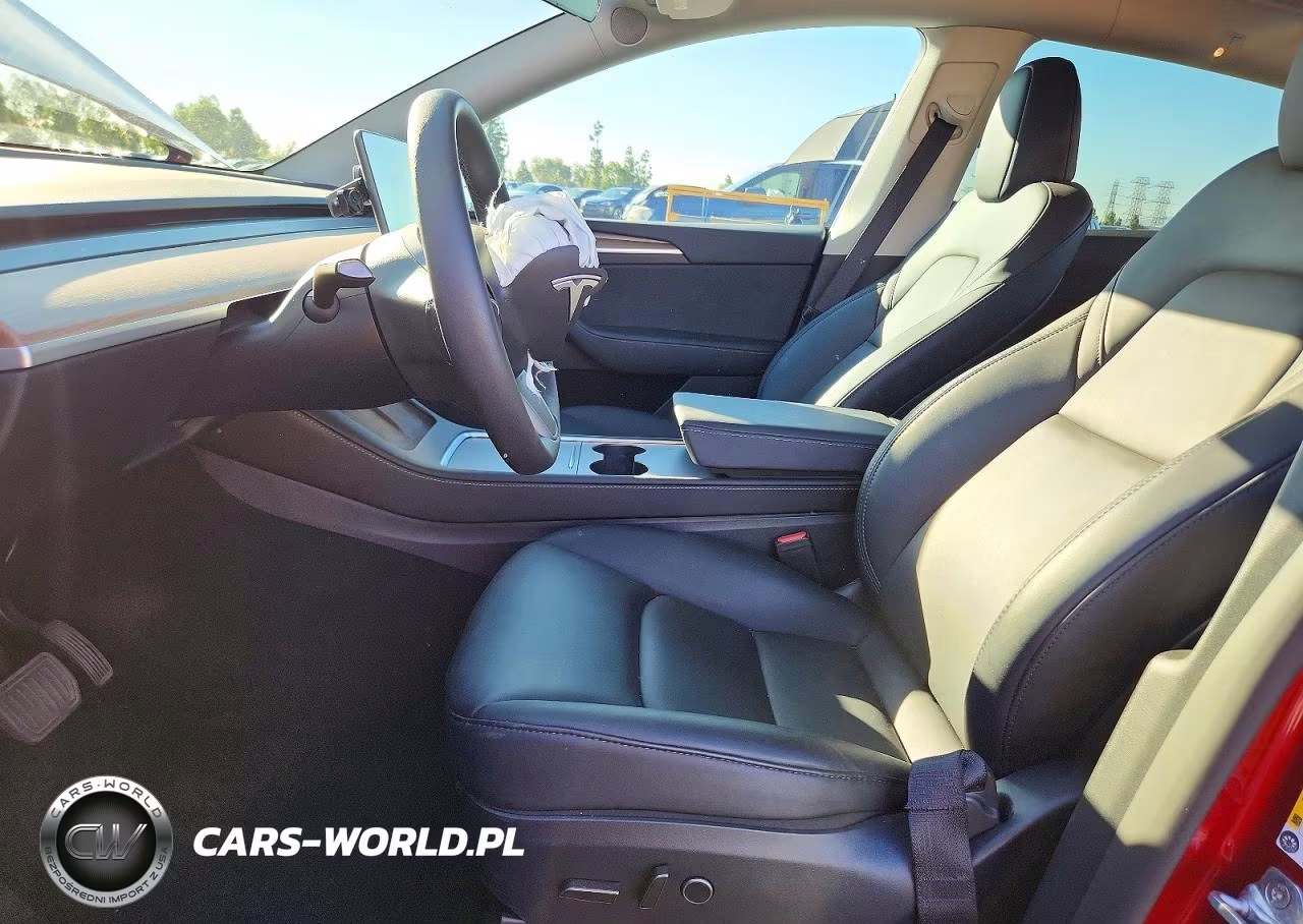2025 Tesla Model Y VIN:7SAYGDED8SF304637 - 7