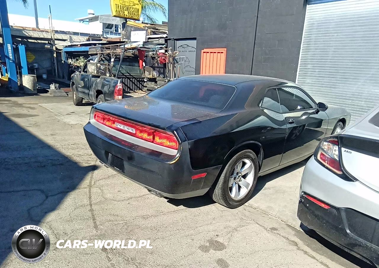 2011 Dodge Challenger VIN:2B3CJ4DG0BH605273 - 4