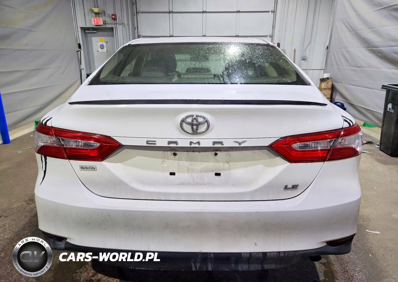 2018 Toyota Camry Le VIN:JTNB11HK1J3003695 - 6