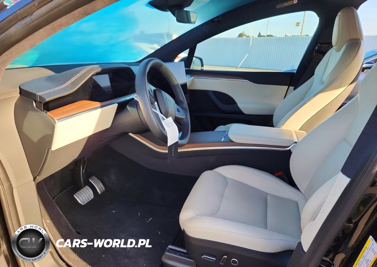 2024 Tesla Model X VIN:7SAXCBE53RF437062 - 7