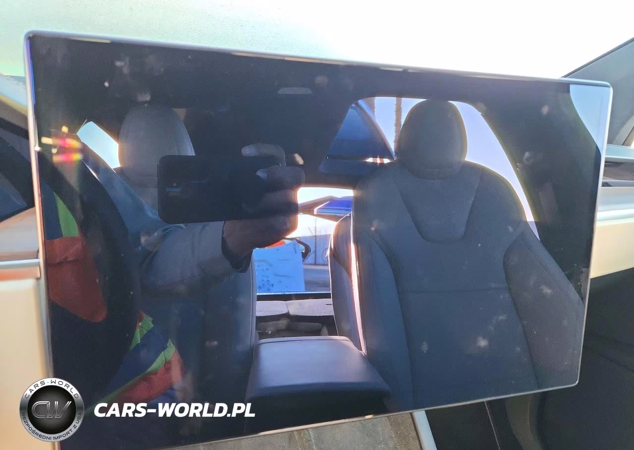 2024 Tesla Model X VIN:7SAXCBE53RF437062 - 9