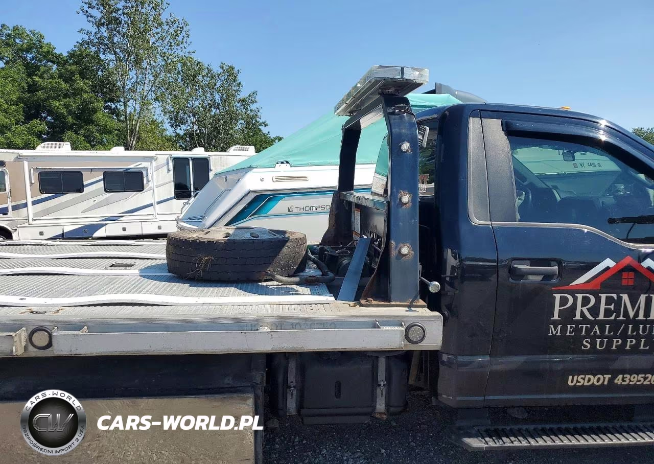 2017 Ford F550 Super Duty VIN:1FDUF5HTXHEC23703 - 10
