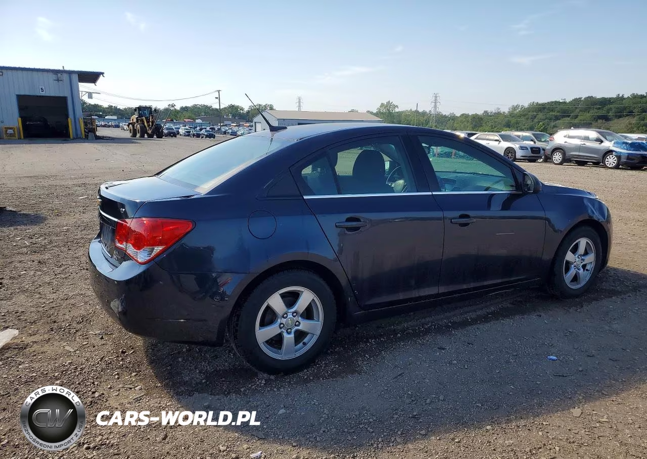 2014 Chevrolet Cruze Lt VIN:1G1PC5SB0E7435626 - 3