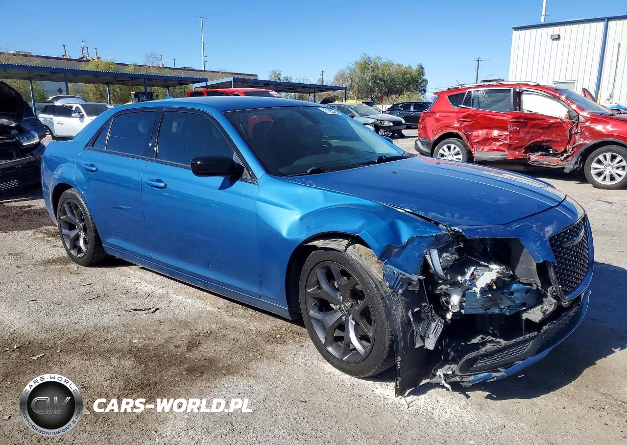 2021 Chrysler 300 Touring VIN:2C3CCAAG6MH595965 - 4