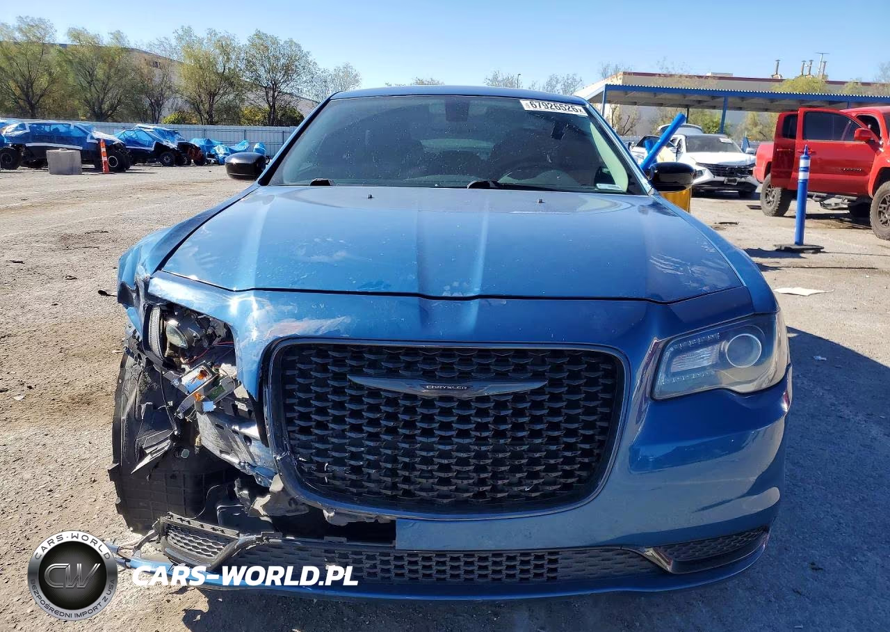 2021 Chrysler 300 Touring VIN:2C3CCAAG6MH595965 - 5