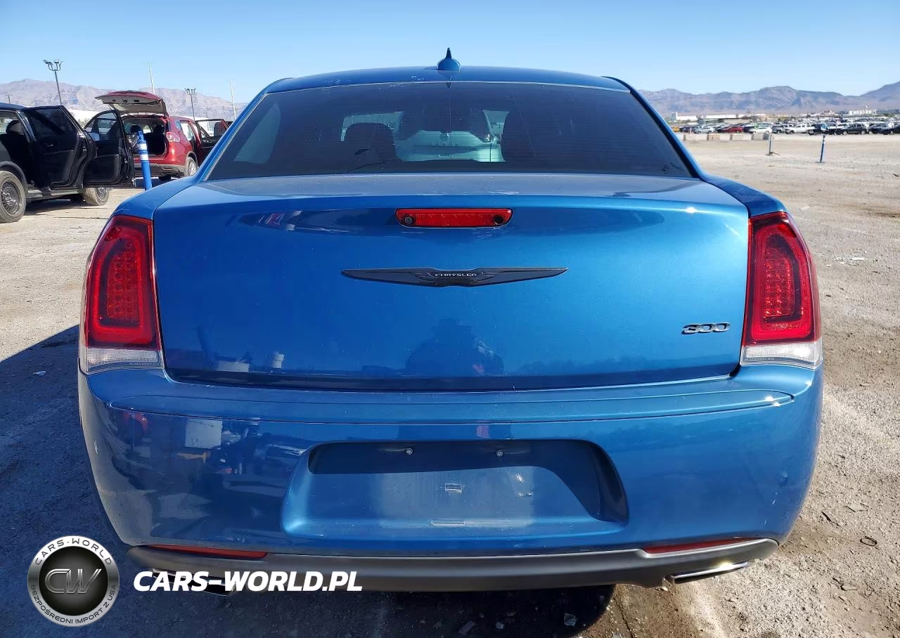 2021 Chrysler 300 Touring VIN:2C3CCAAG6MH595965 - 6
