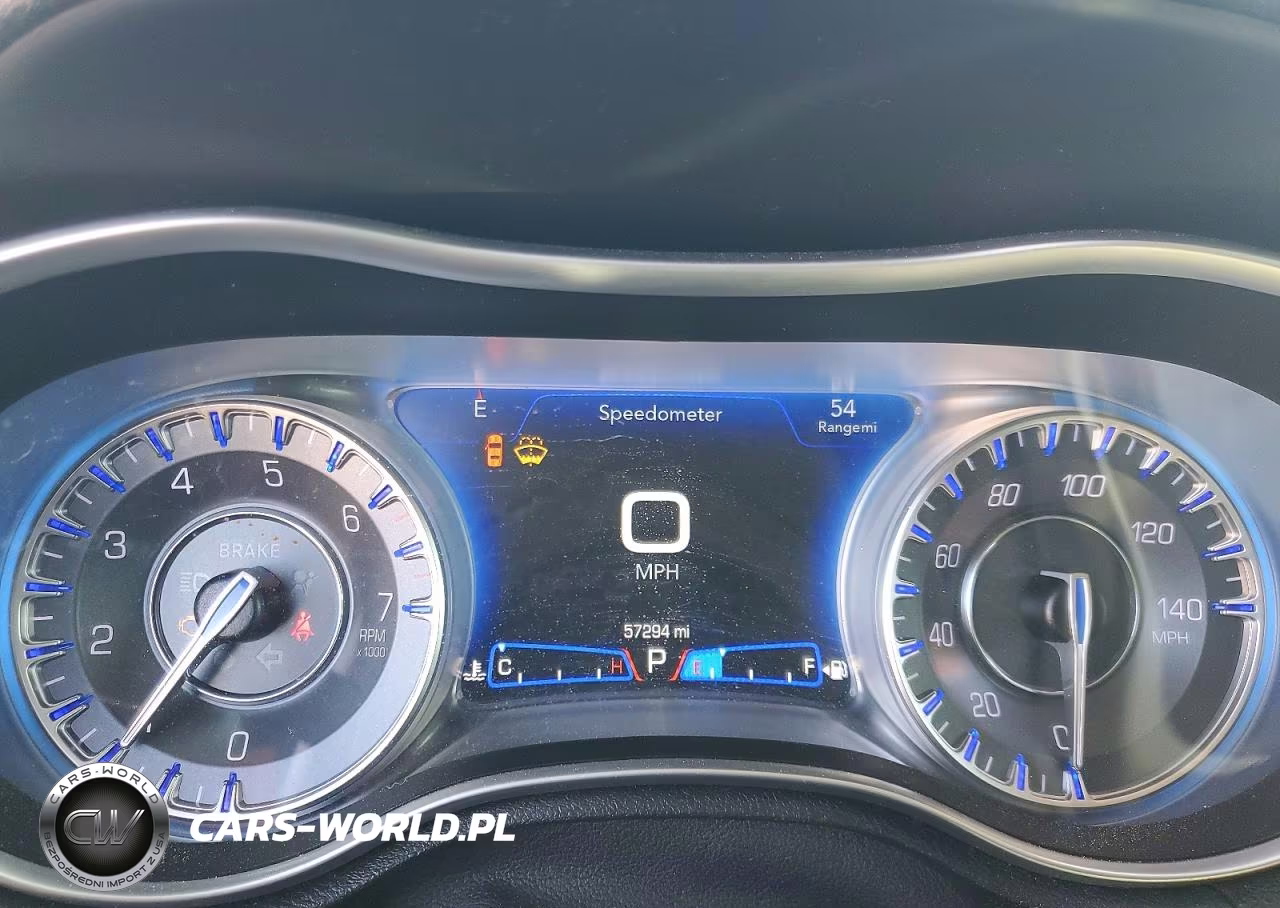 2021 Chrysler 300 Touring VIN:2C3CCAAG6MH595965 - 9