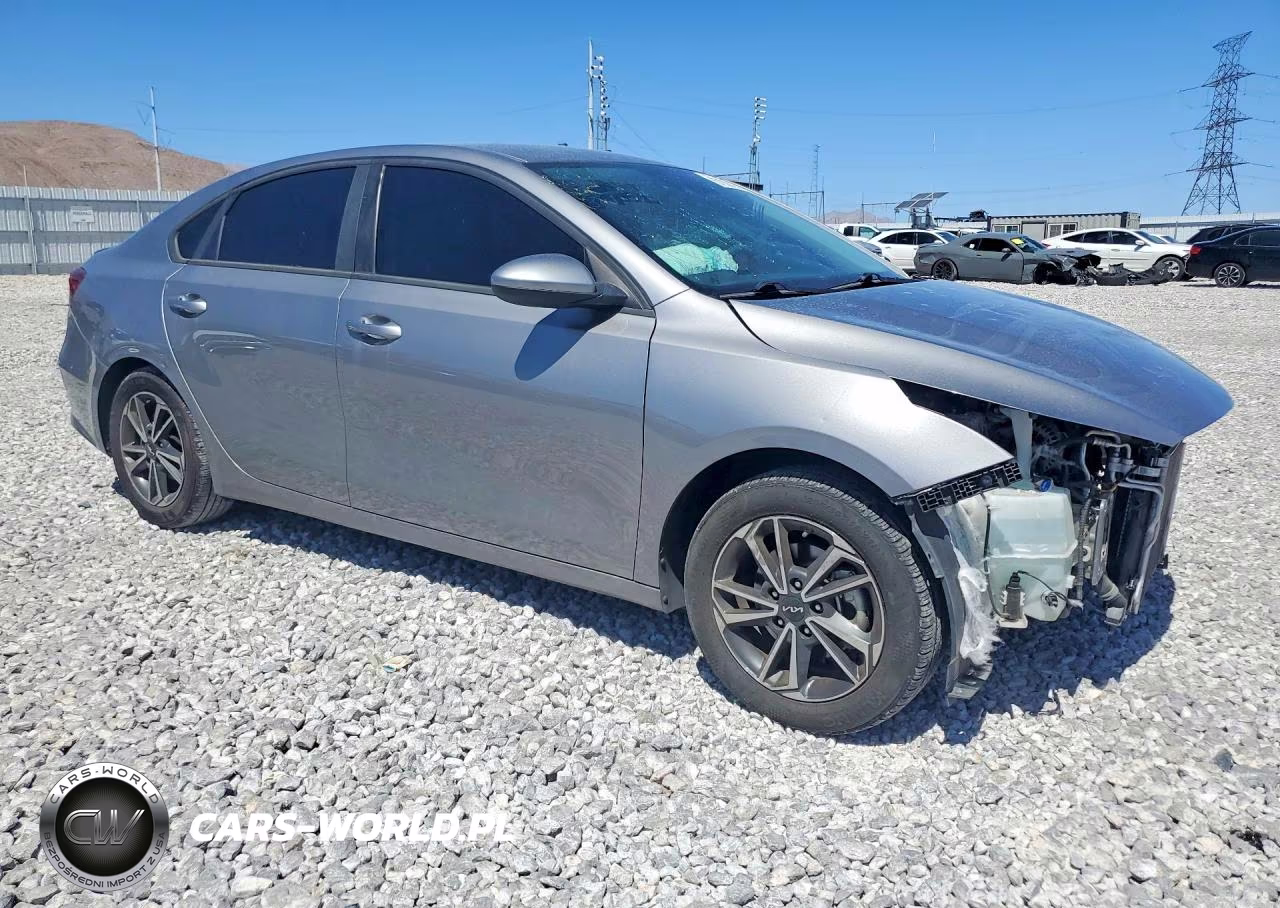 2023 Kia Forte Lxs VIN:3KPF24AD8PE536175 - 4