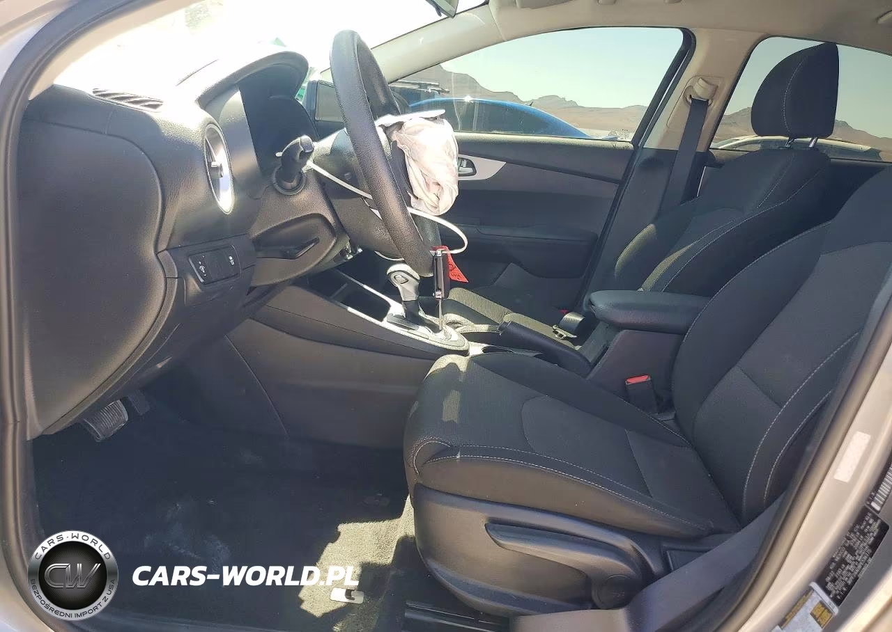 2023 Kia Forte Lxs VIN:3KPF24AD8PE536175 - 7