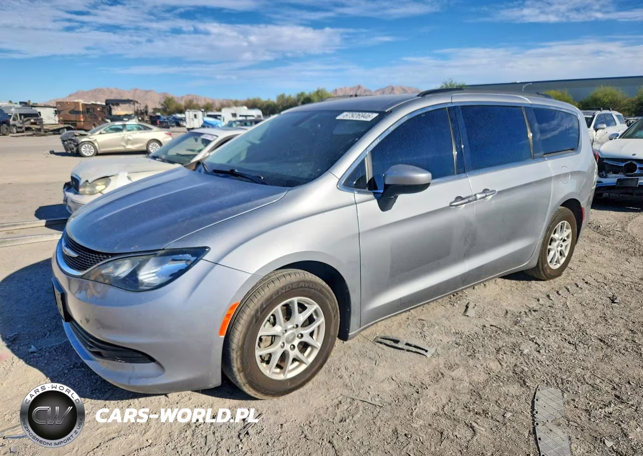 2020 Chrysler Voyager Lxi VIN:2C4RC1DG8LR156535 - 1