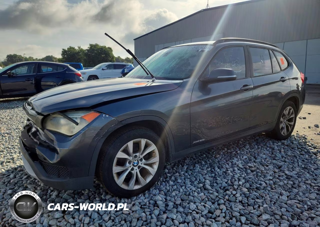 2014 BMW X1 xDrive28I VIN:WBAVL1C54EVY18901 - 1