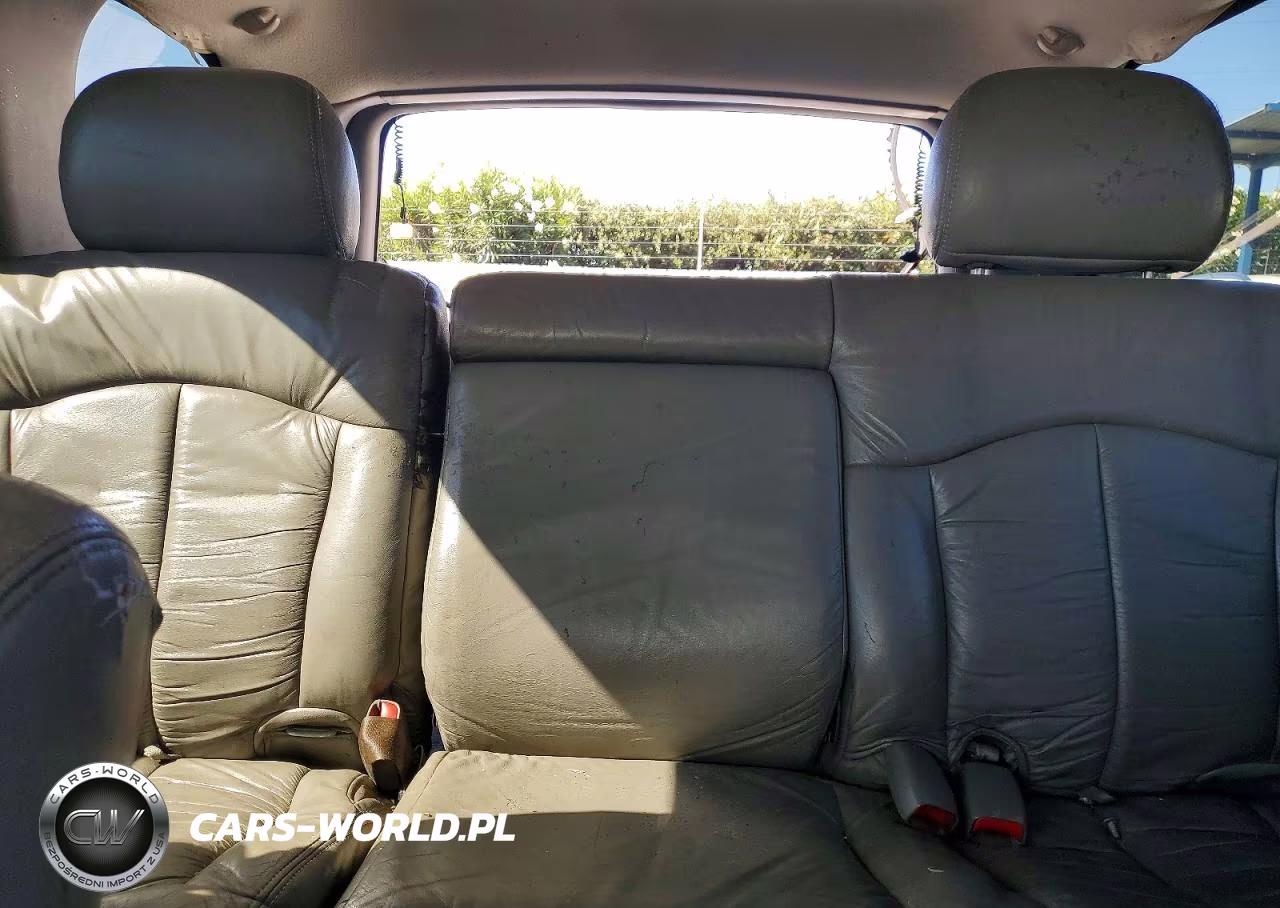 2002 GMC Yukon VIN:1GKEC13T52R202280 - 10