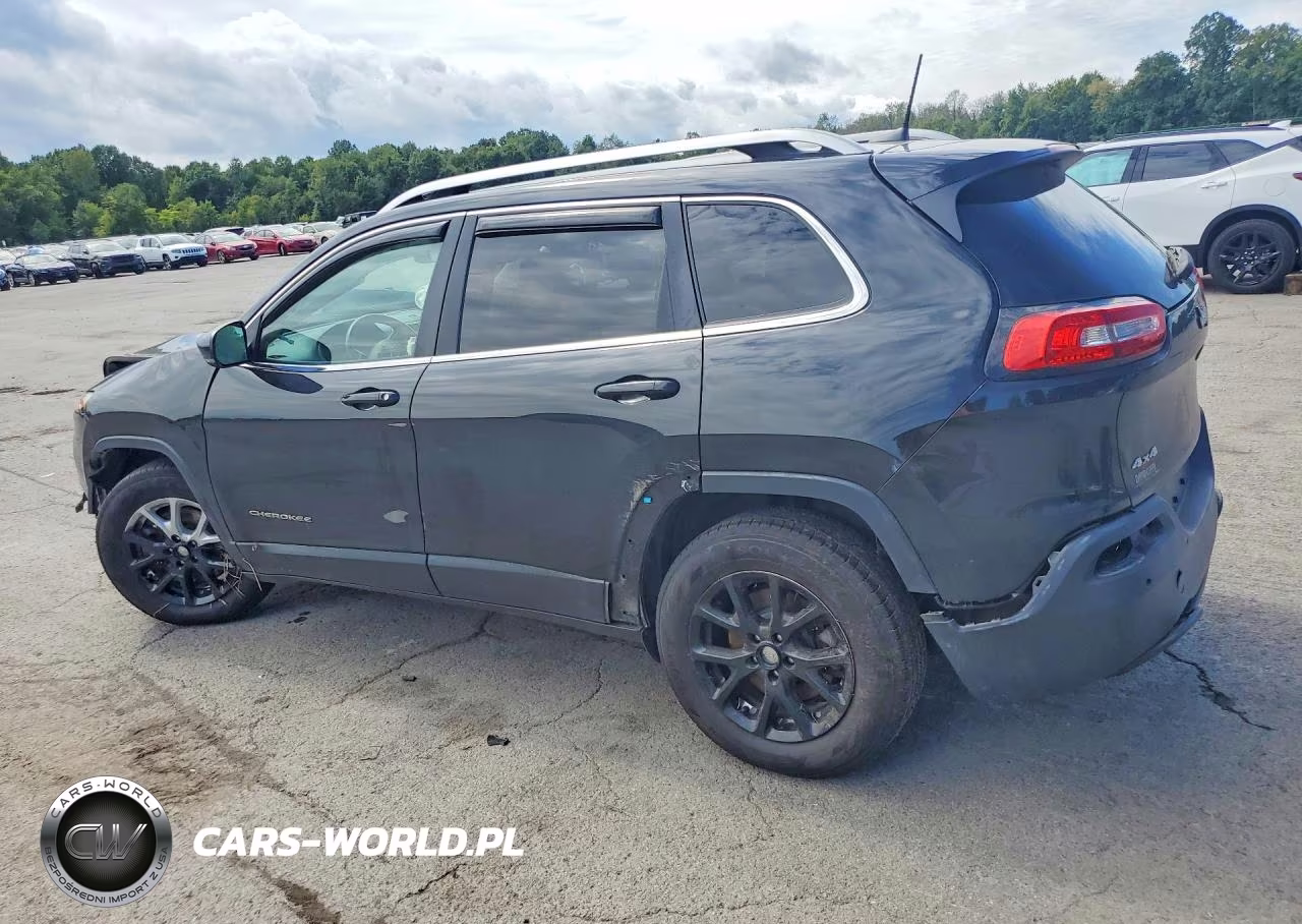 2016 Jeep Cherokee Latitude VIN:1C4PJMCS4GW157117 - 2