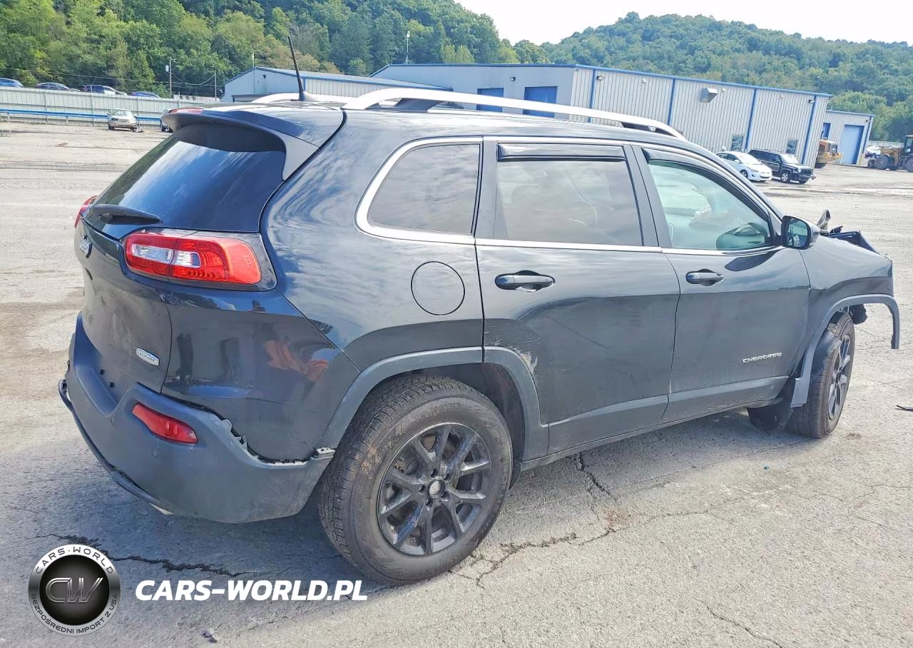2016 Jeep Cherokee Latitude VIN:1C4PJMCS4GW157117 - 3