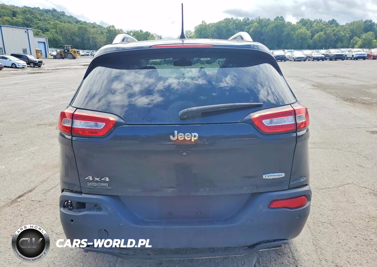 2016 Jeep Cherokee Latitude VIN:1C4PJMCS4GW157117 - 6
