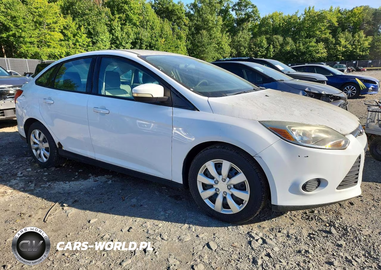 2013 Ford Focus Se VIN:1FADP3F29DL321701 - 4