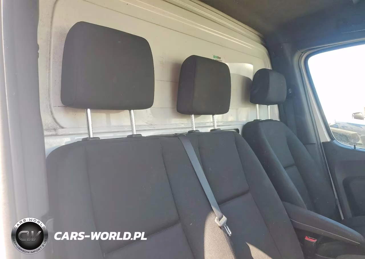 2019 Mercedes-Benz Sprinter Flatbed Truck VIN:WDAPF4CD3KN031402 - 10
