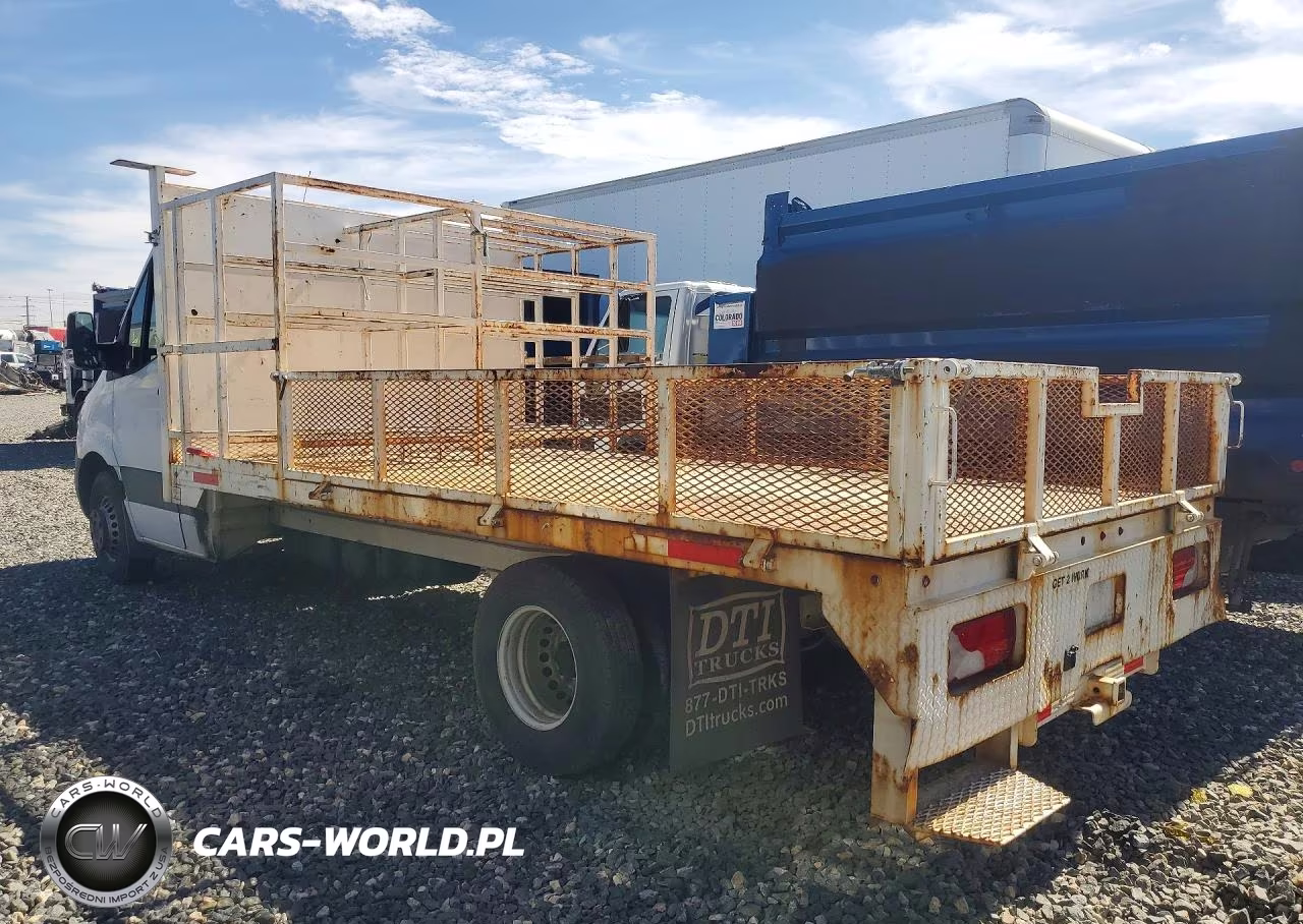 2019 Mercedes-Benz Sprinter Flatbed Truck VIN:WDAPF4CD3KN031402 - 2
