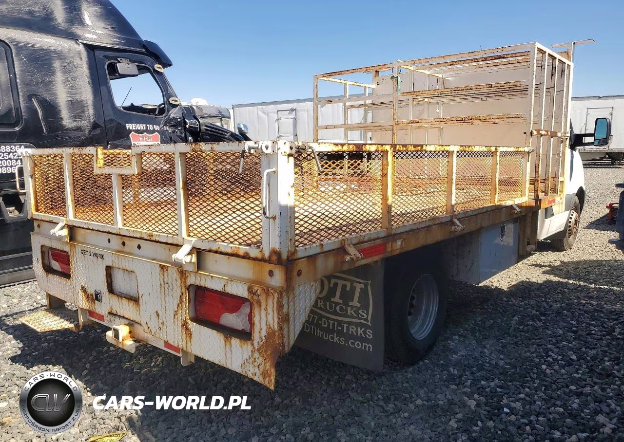 2019 Mercedes-Benz Sprinter Flatbed Truck VIN:WDAPF4CD3KN031402 - 3