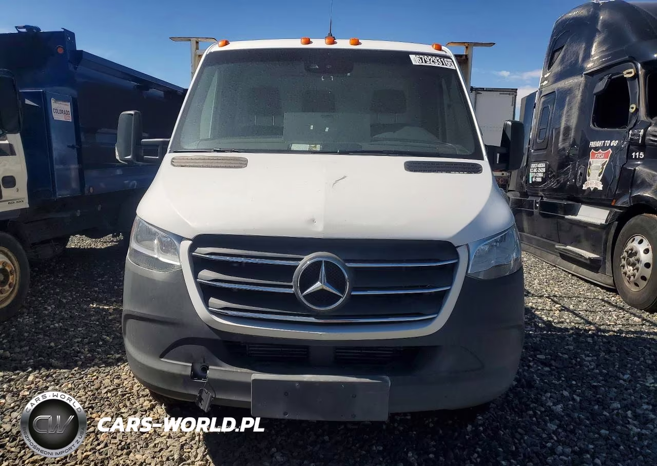 2019 Mercedes-Benz Sprinter Flatbed Truck VIN:WDAPF4CD3KN031402 - 5