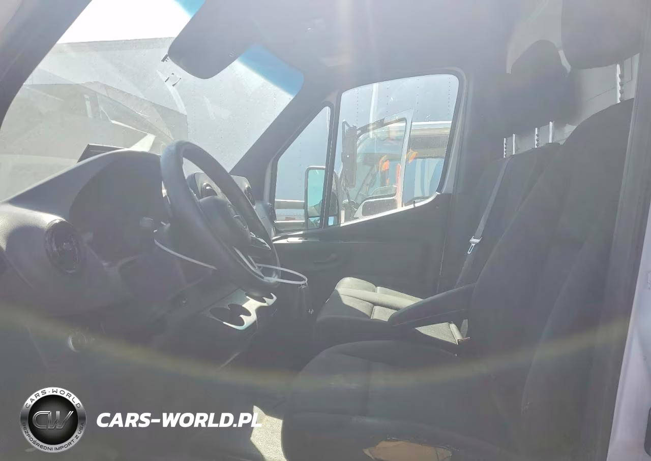 2019 Mercedes-Benz Sprinter Flatbed Truck VIN:WDAPF4CD3KN031402 - 7