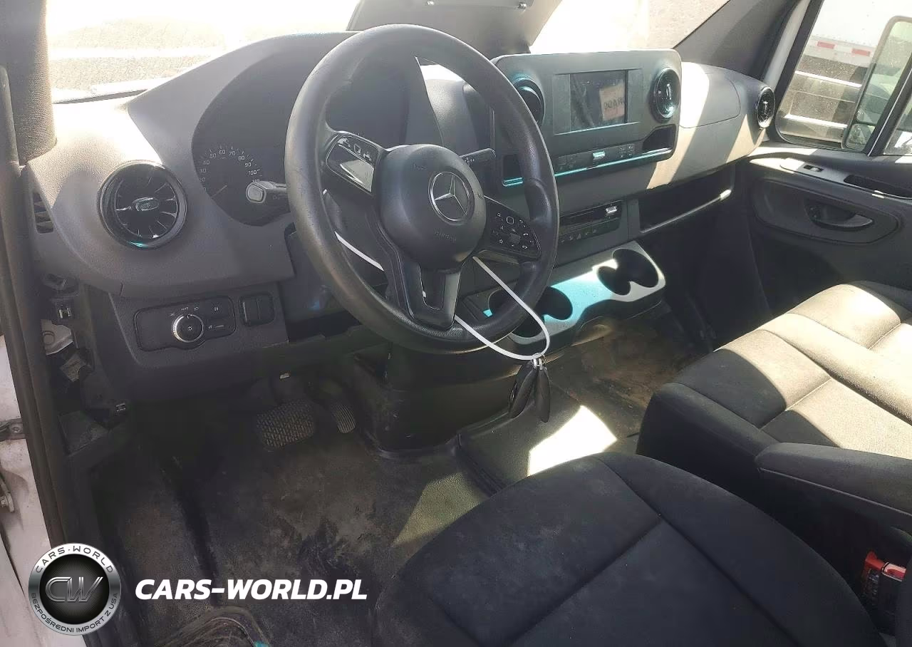 2019 Mercedes-Benz Sprinter Flatbed Truck VIN:WDAPF4CD3KN031402 - 8