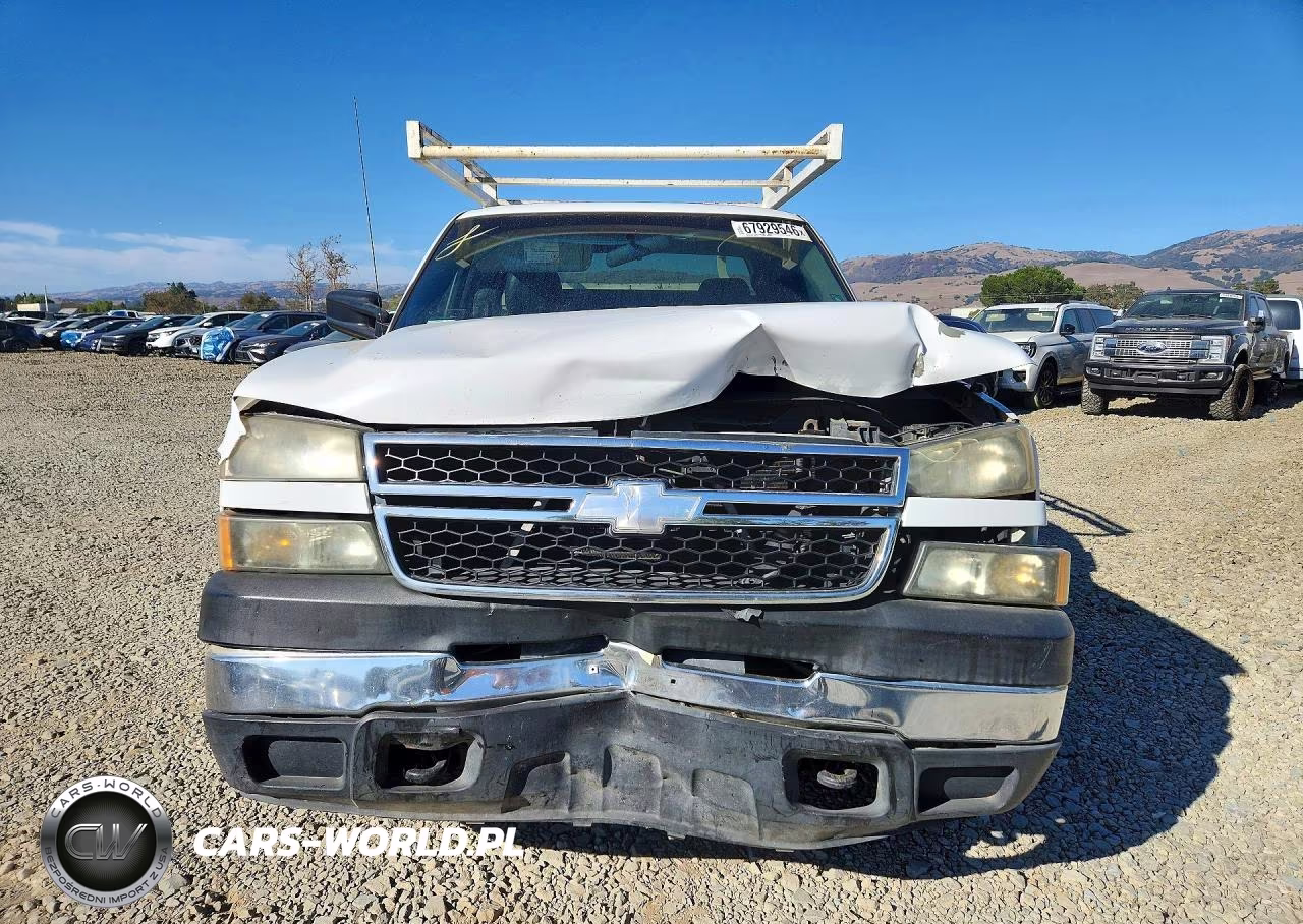 2007 Chevrolet Silverado C2500 Heavy Duty VIN:1GBHC29U67E164284 - 5