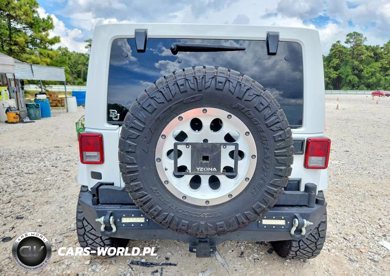 2012 Jeep Wrangler Unlimited Sahara VIN:1C4BJWEG4CL103648 - 6