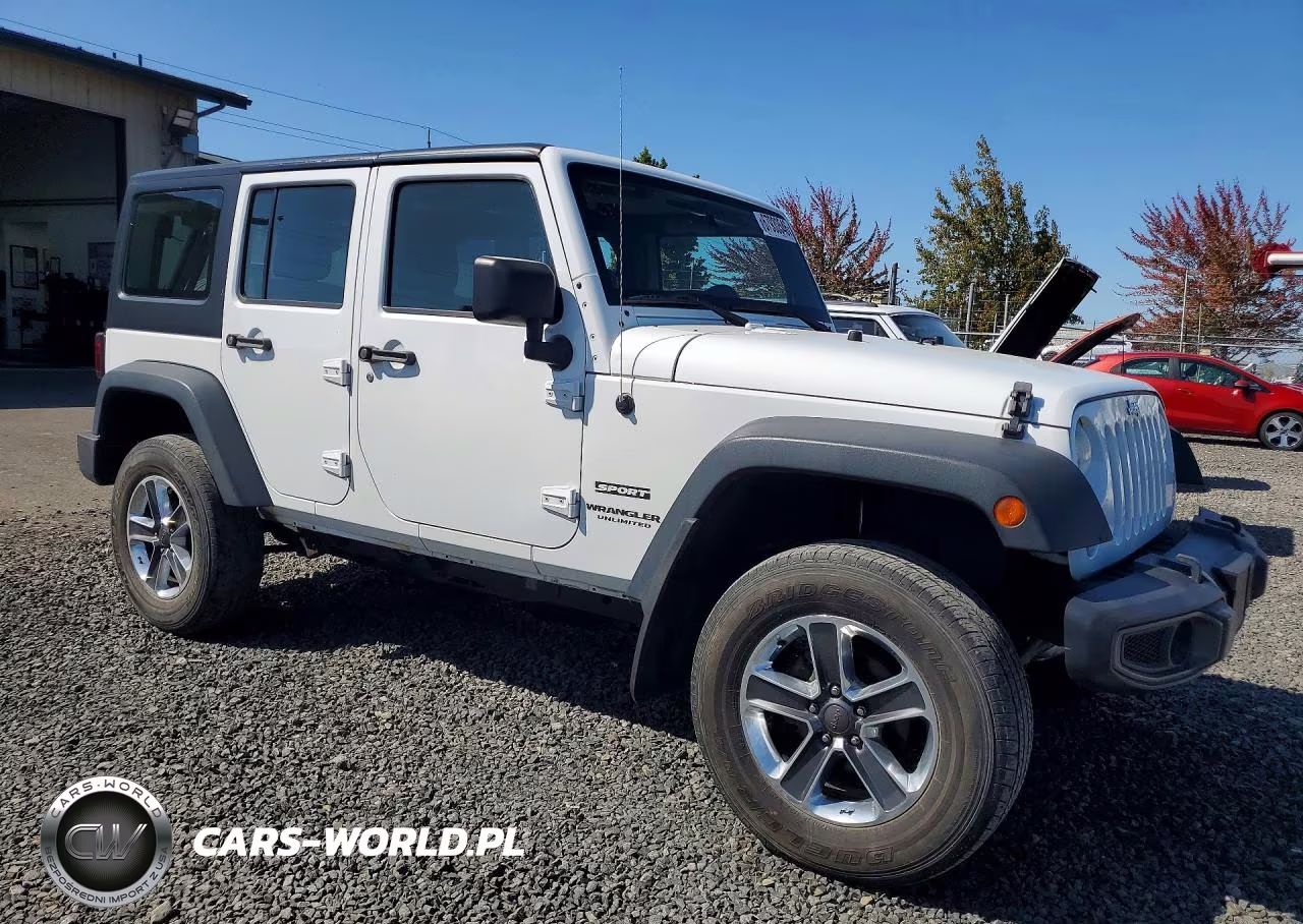 2014 Jeep Wrangler Unlimited Sport VIN:1C4BJWDG5EL106501 - 4