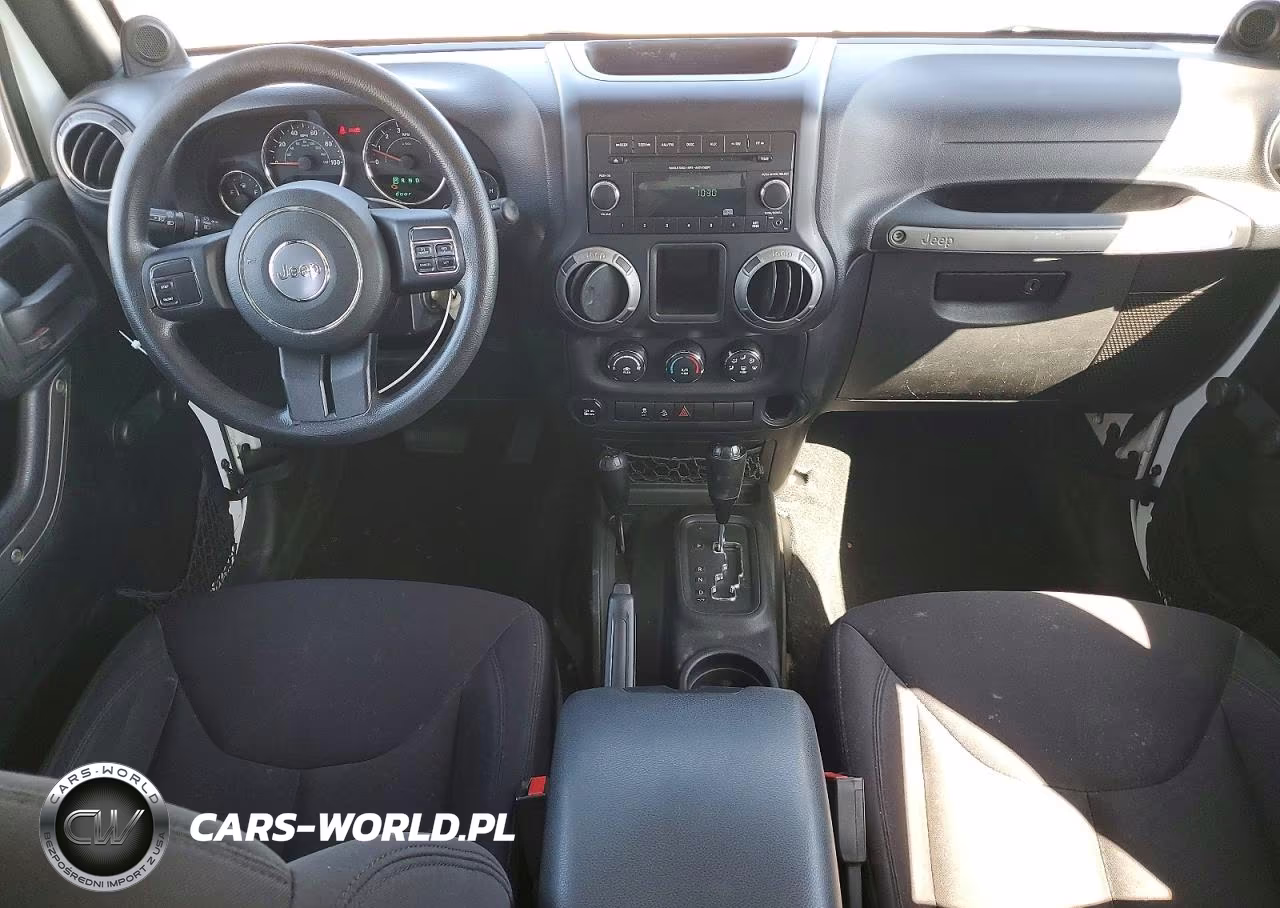 2014 Jeep Wrangler Unlimited Sport VIN:1C4BJWDG5EL106501 - 8