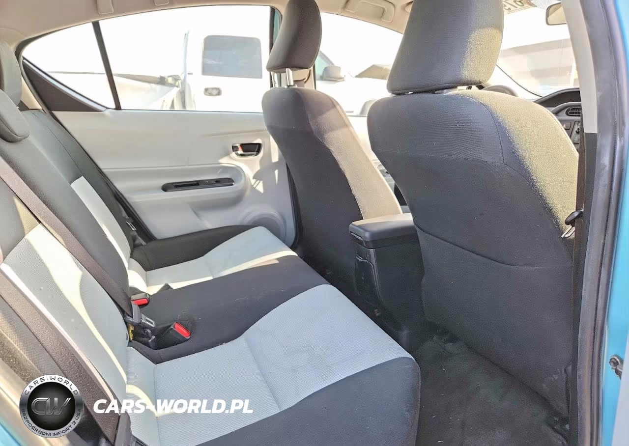 2013 Toyota Prius C Two VIN:JTDKDTB3XD1040074 - 10