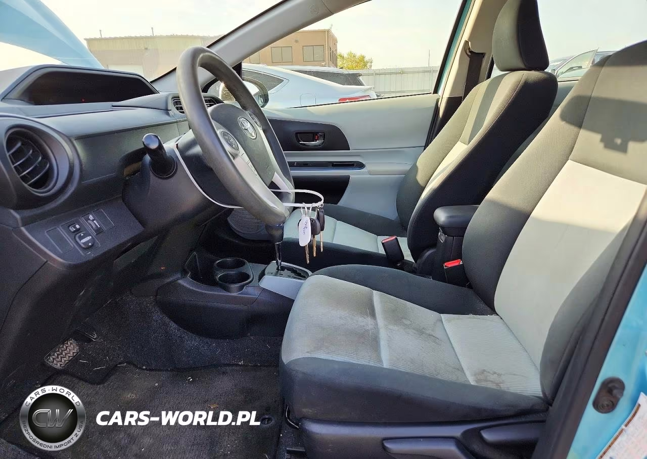2013 Toyota Prius C Two VIN:JTDKDTB3XD1040074 - 7