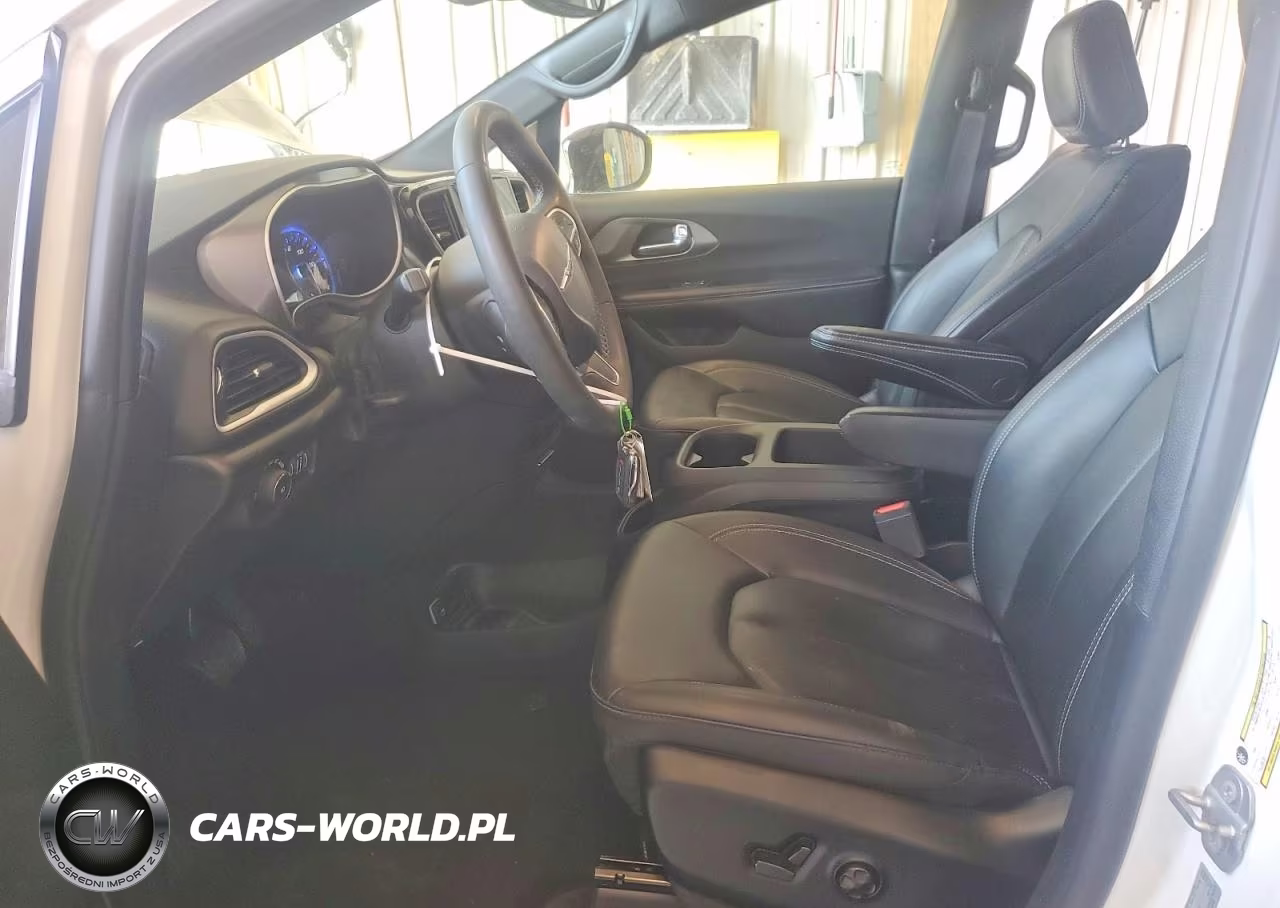 2025 Chrysler Pacifica Select VIN:2C4RC1BG1SR540903 - 7