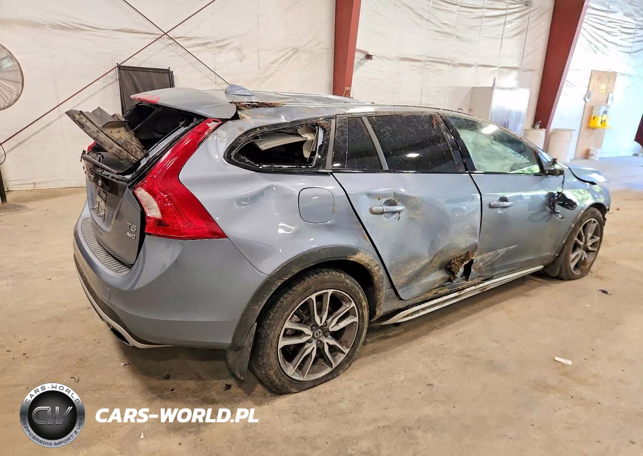 2018 Volvo V60 Cross Country Platinum VIN:YV440MWM3J2047156 - 3