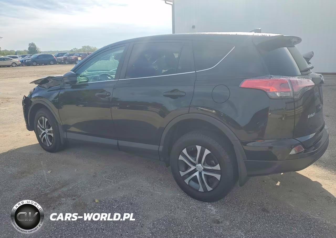 2018 Toyota Rav4 Le VIN:2T3BFREV3JW743636 - 2