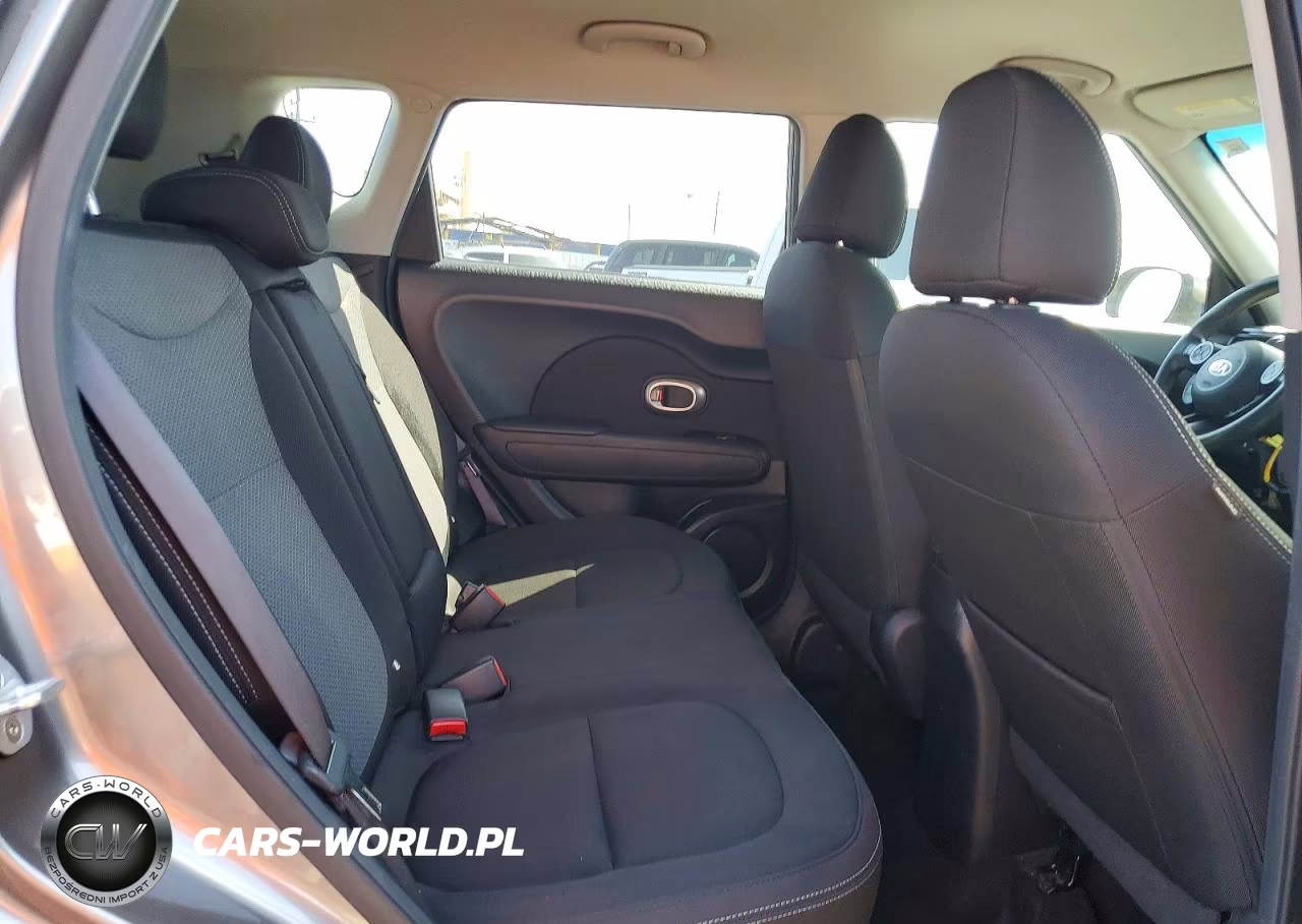 2018 Kia Soul + VIN:KNDJP3A56J7528078 - 11