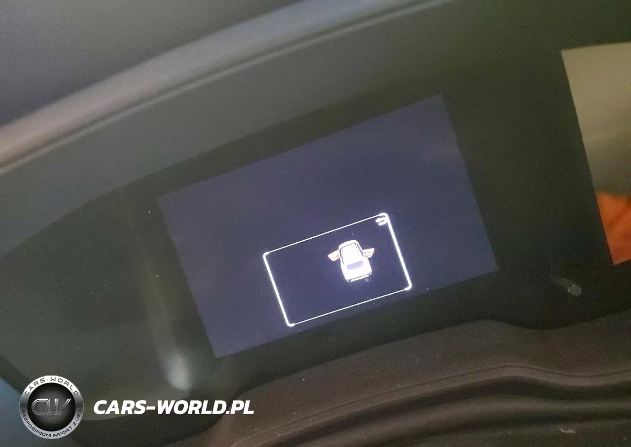2026 Toyota Corolla Cross Le VIN:7MUCAABG3TV151383 - 9