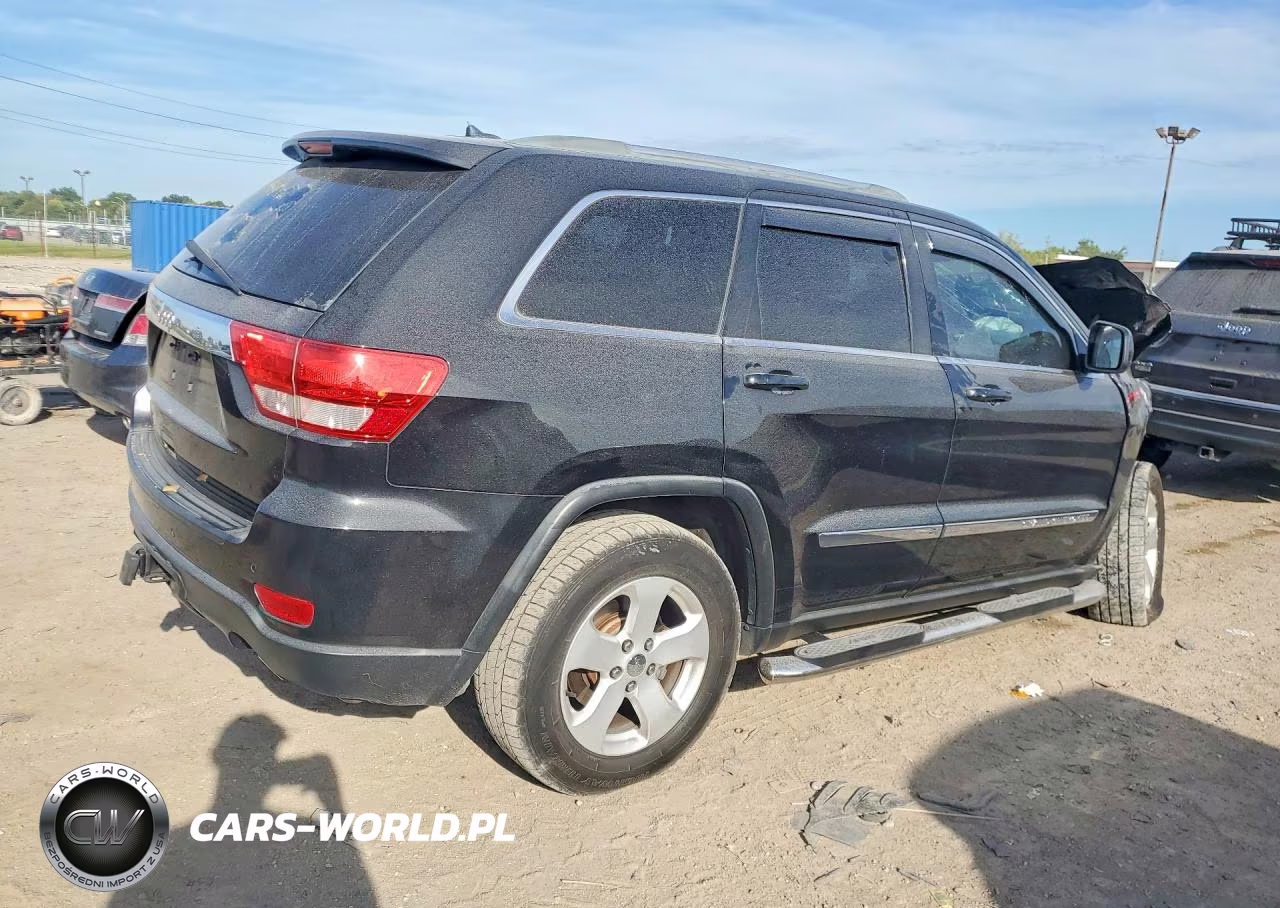 2011 Jeep Grand Cherokee Laredo VIN:1J4RR4GG6BC572872 - 3