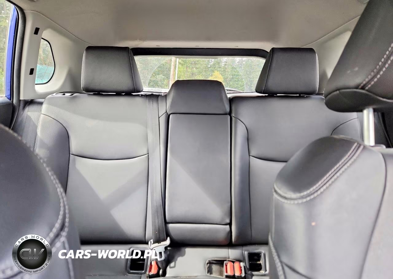 2024 Toyota Corolla Cross Xle VIN:7MUDAABG4RV100830 - 10