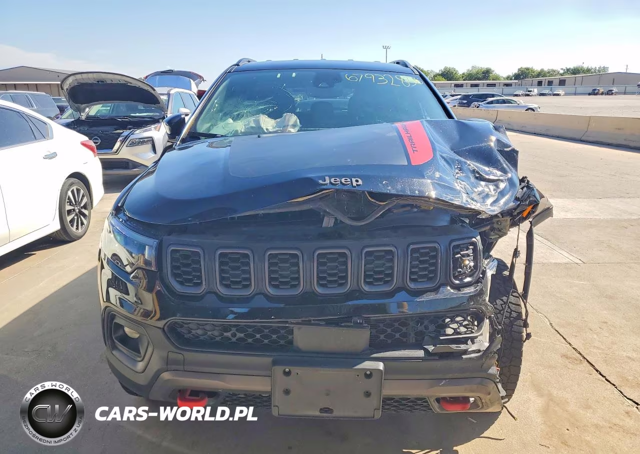 2025 Jeep Compass Trailhawk VIN:3C4NJDDN6ST613004 - 5