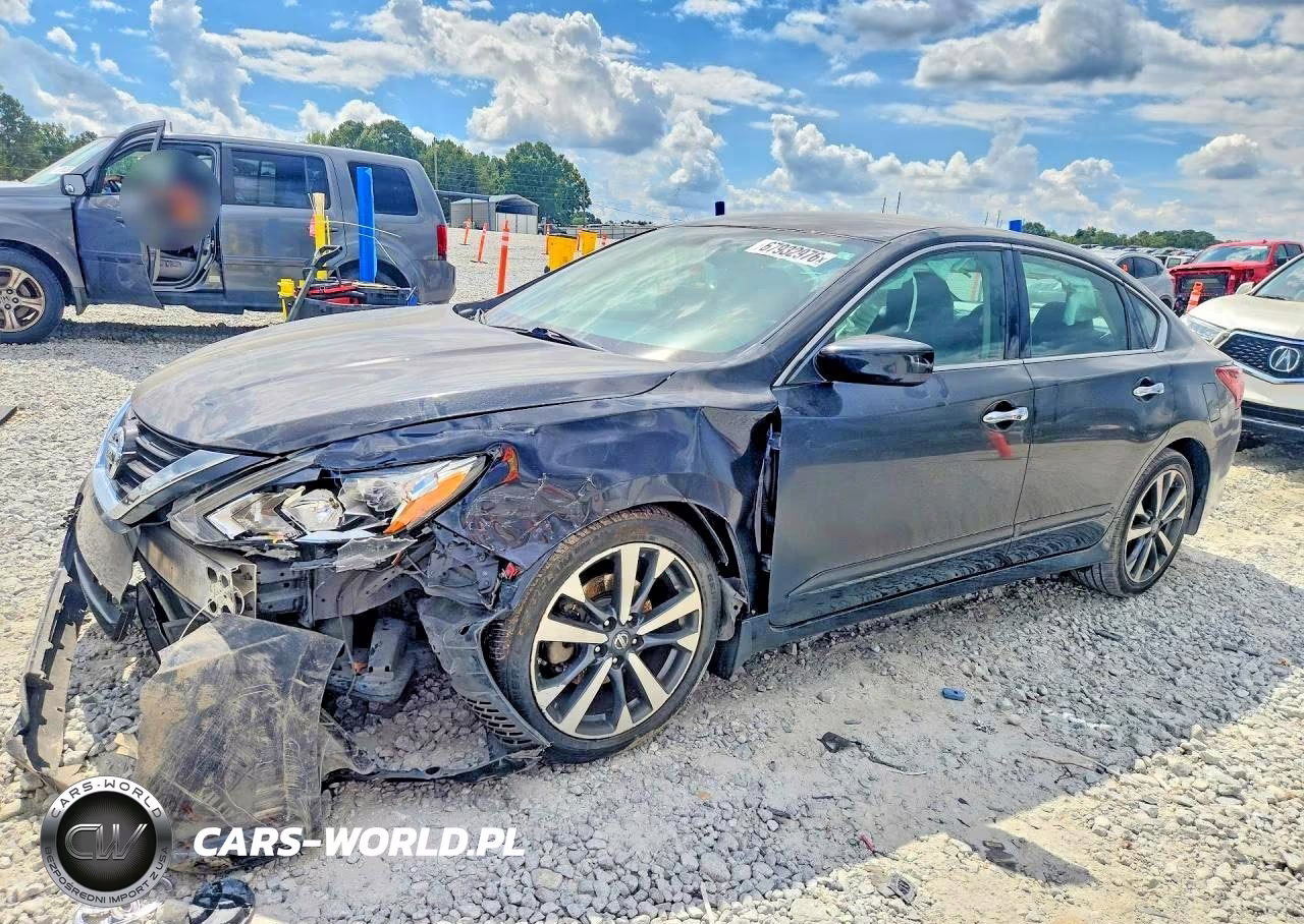 2017 Nissan Altima 2.5 Sr – zdjęcie 1 z 12