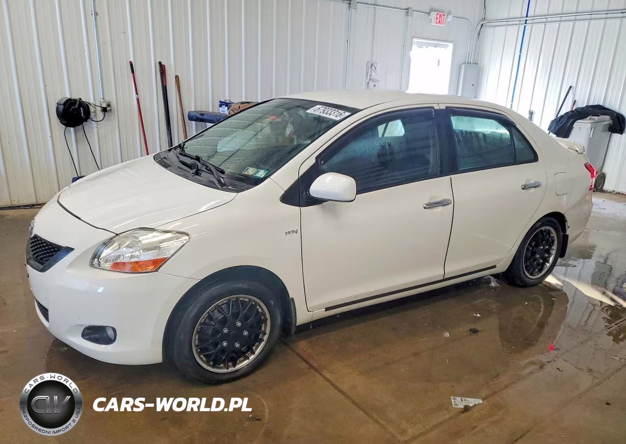 2009 Toyota Yaris Base – zdjęcie 1 z 12