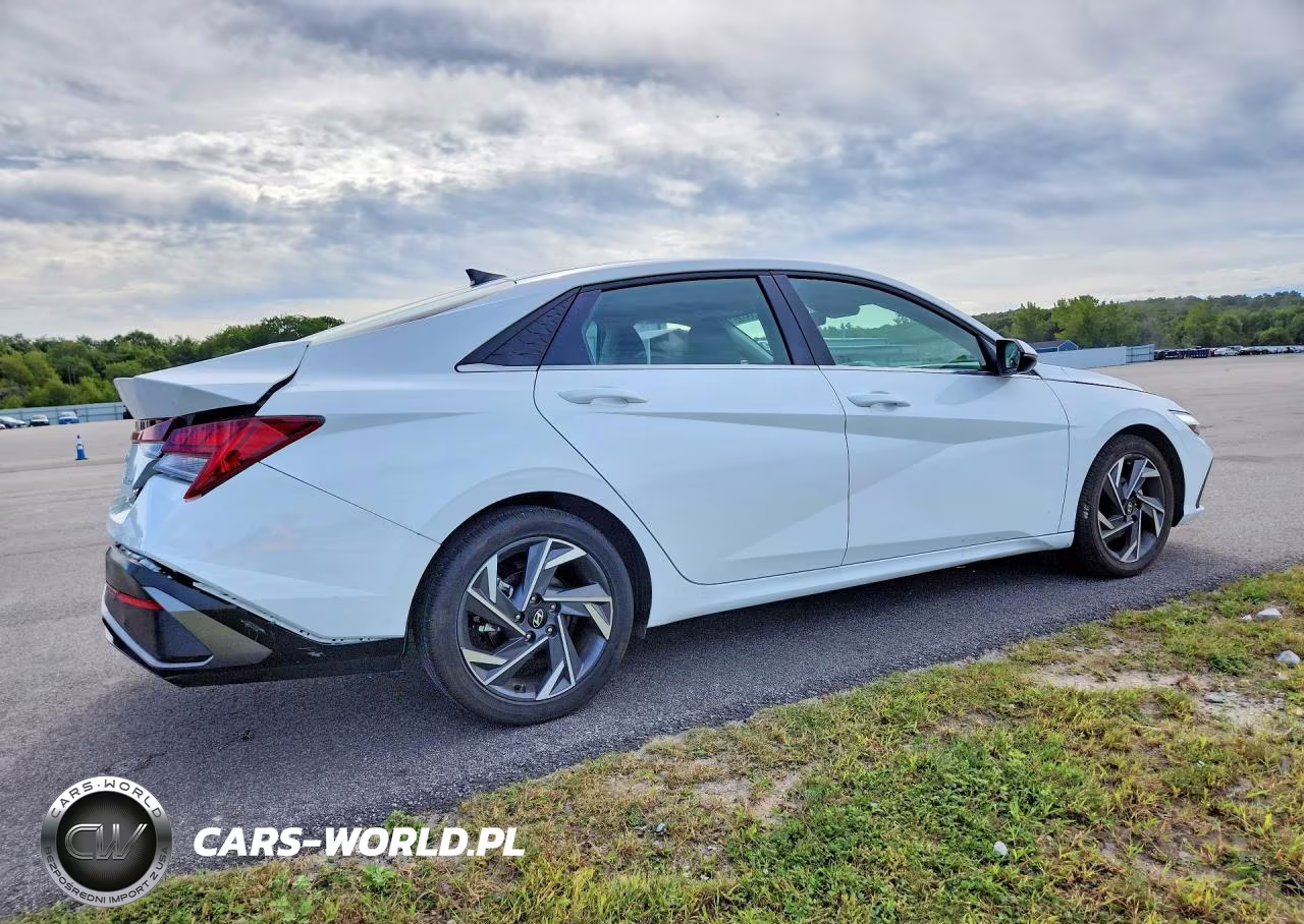 2025 Hyundai Elantra Limited VIN:KMHLP4DG7SU030627 - 3