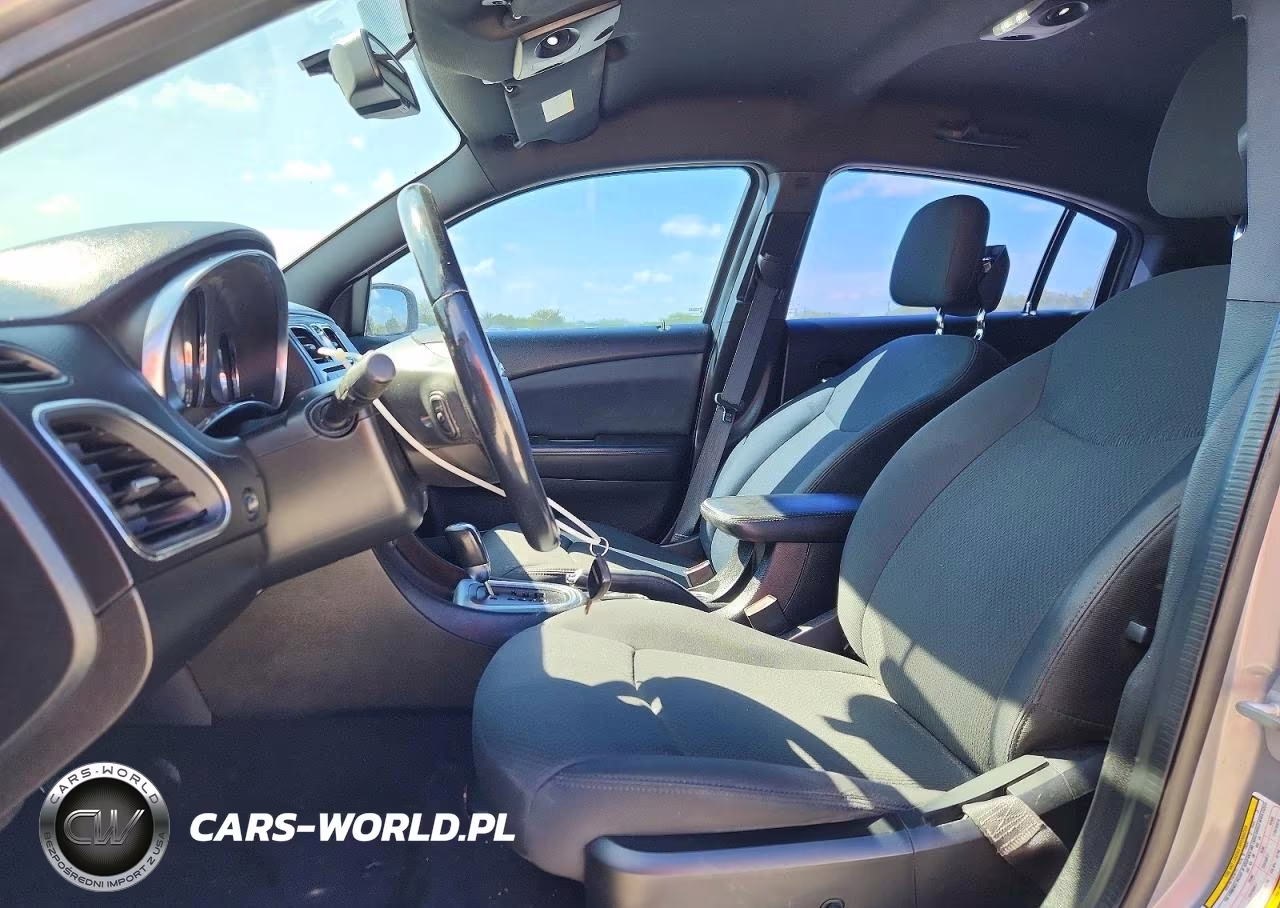 2014 Chrysler 200 Touring VIN:1C3CCBBB1EN128566 - 7