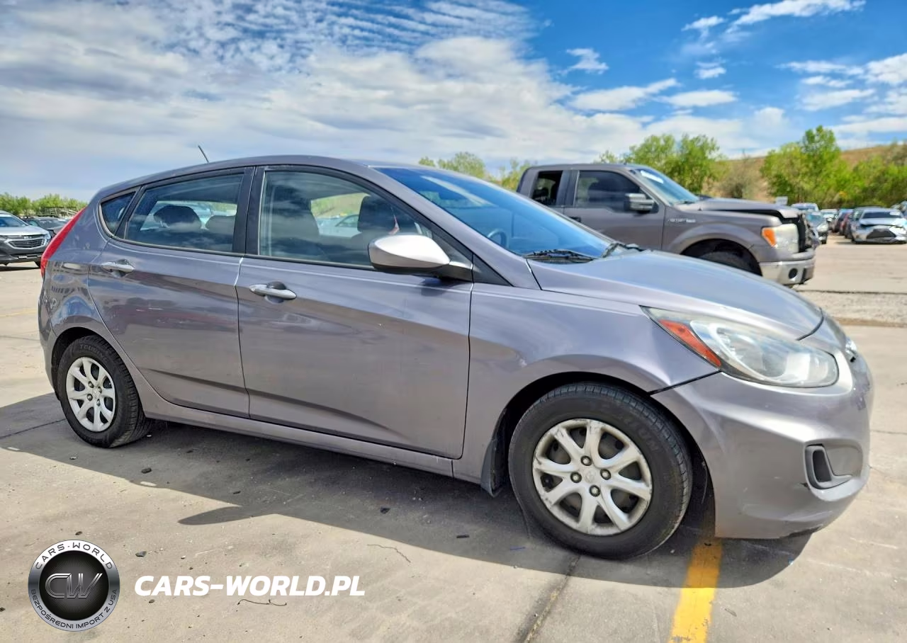 2013 Hyundai Accent Gs VIN:KMHCT5AE5DU123430 - 4