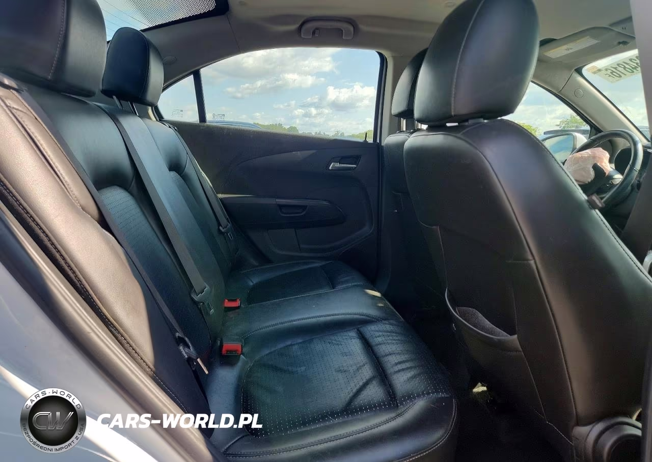 2018 Chevrolet Sonic Premier VIN:1G1JF5SB8J4106830 - 10