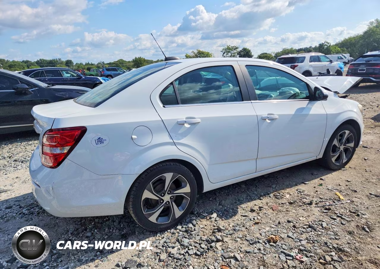 2018 Chevrolet Sonic Premier VIN:1G1JF5SB8J4106830 - 3