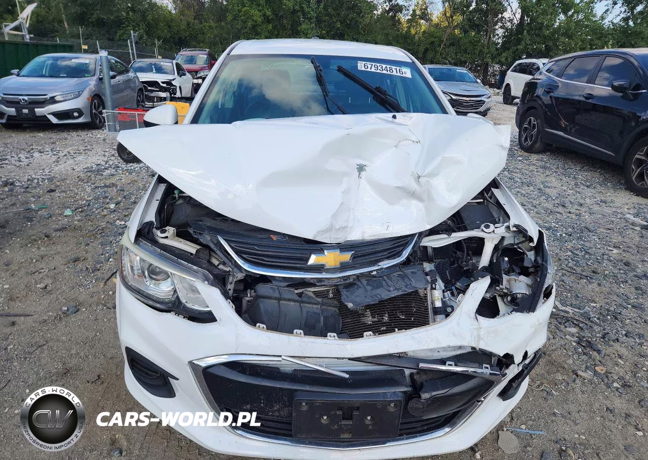 2018 Chevrolet Sonic Premier VIN:1G1JF5SB8J4106830 - 5