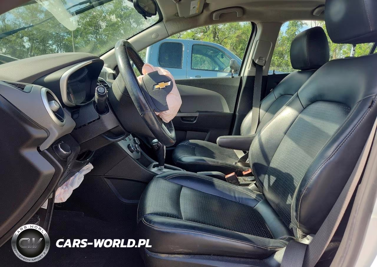 2018 Chevrolet Sonic Premier VIN:1G1JF5SB8J4106830 - 7